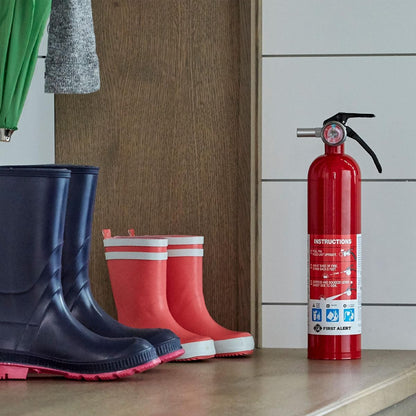 Fire Extinguisher for Home, Standard Rechargeable Compliance Unit, UL RATED 1-A:10-B:C, HOME1, Red with Metal Bracket Bundle, 1-Pack